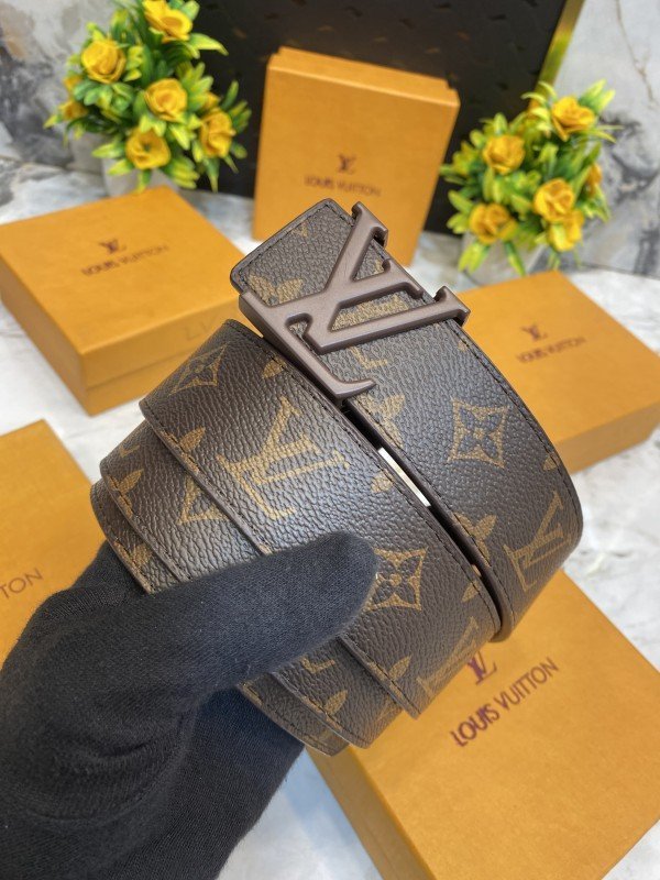 Louis Vuitton Premium Quality Belt With Orginal Box and Accessories
