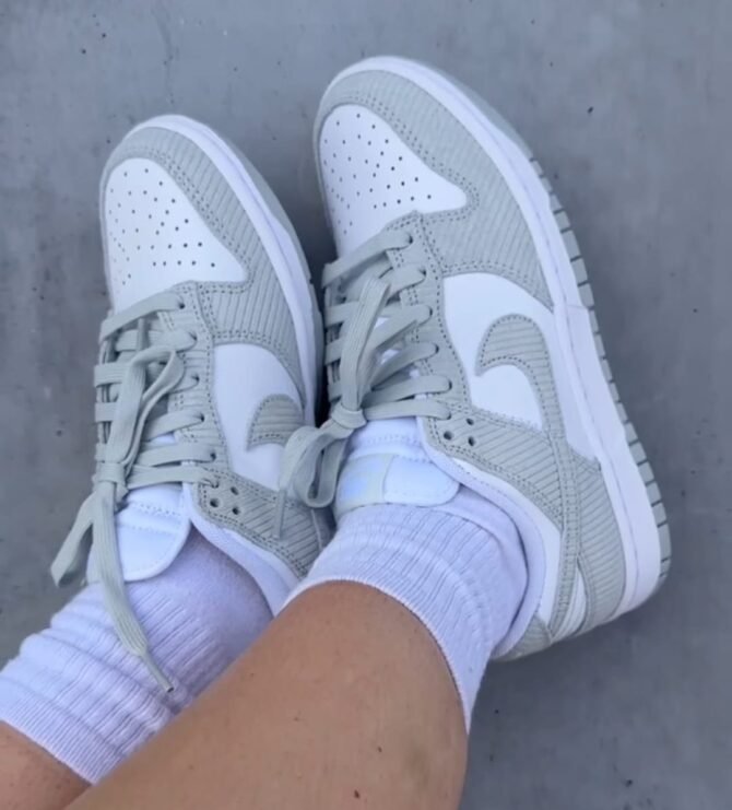 First Copy Nike Dunk Low Pink Corduroy Women’s Shoes