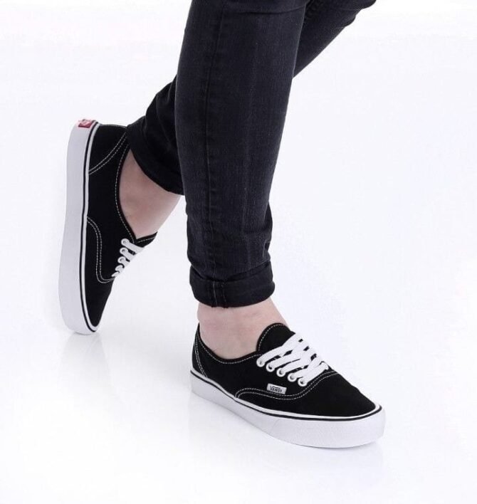 First Copy Vans Classis Black White Shoes For Girls
