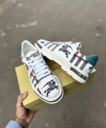 Burberry Vintage Low Shoes