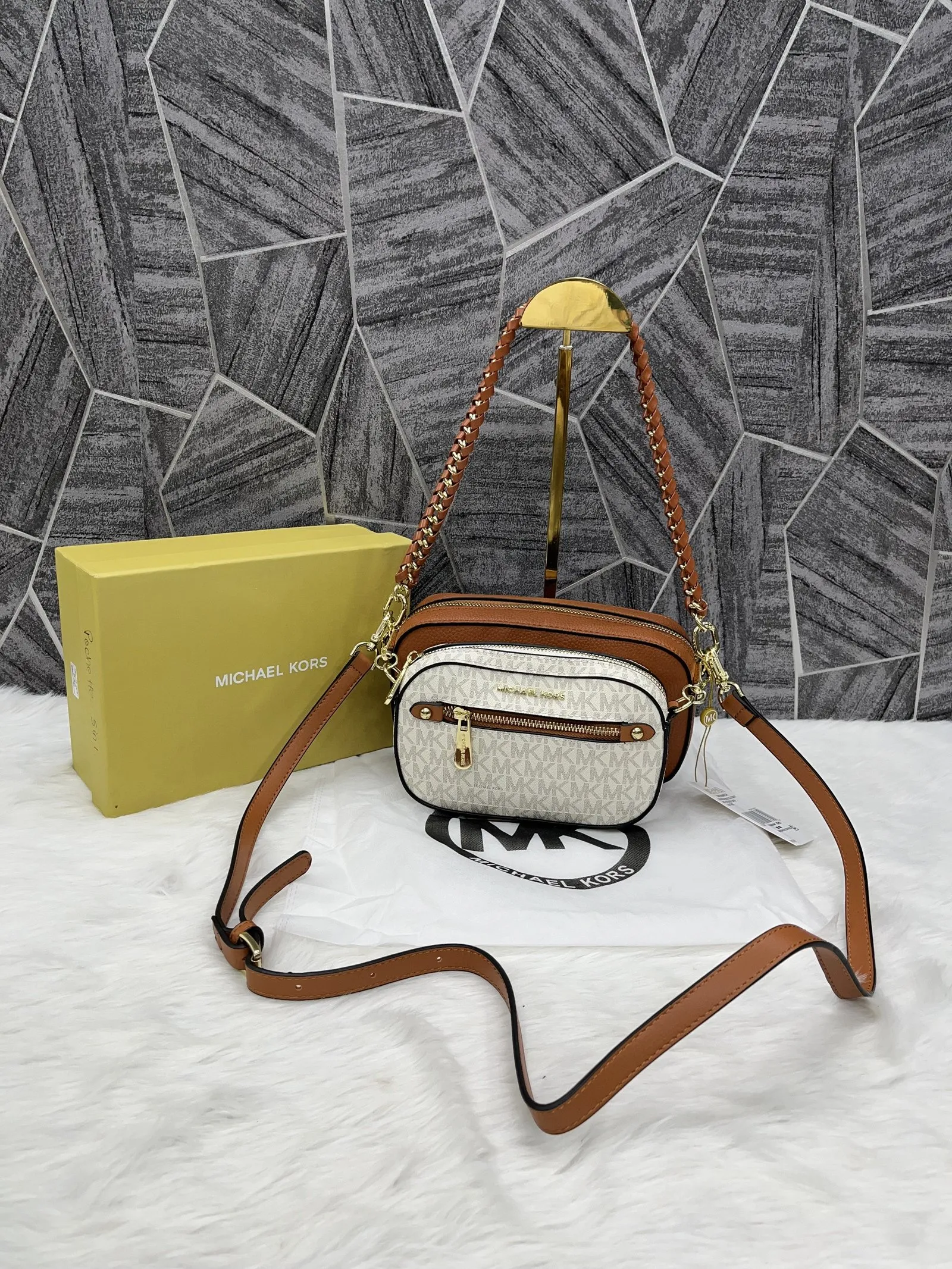 Michael Kors MK 5 In 1 Pouchette With Original Box