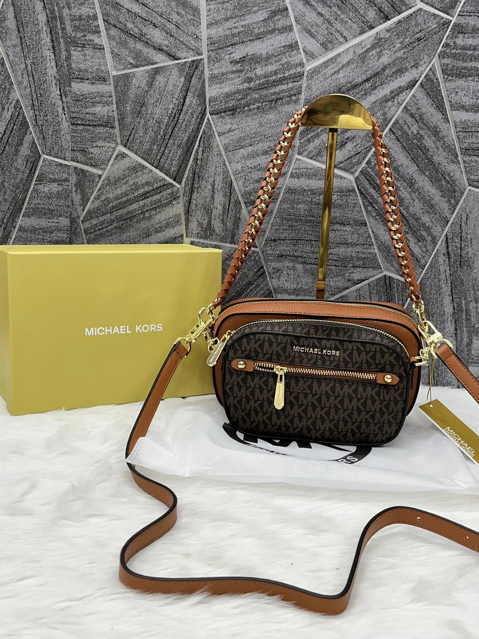 Michael Kors MK 5 In 1 Pouchette With Original Brown