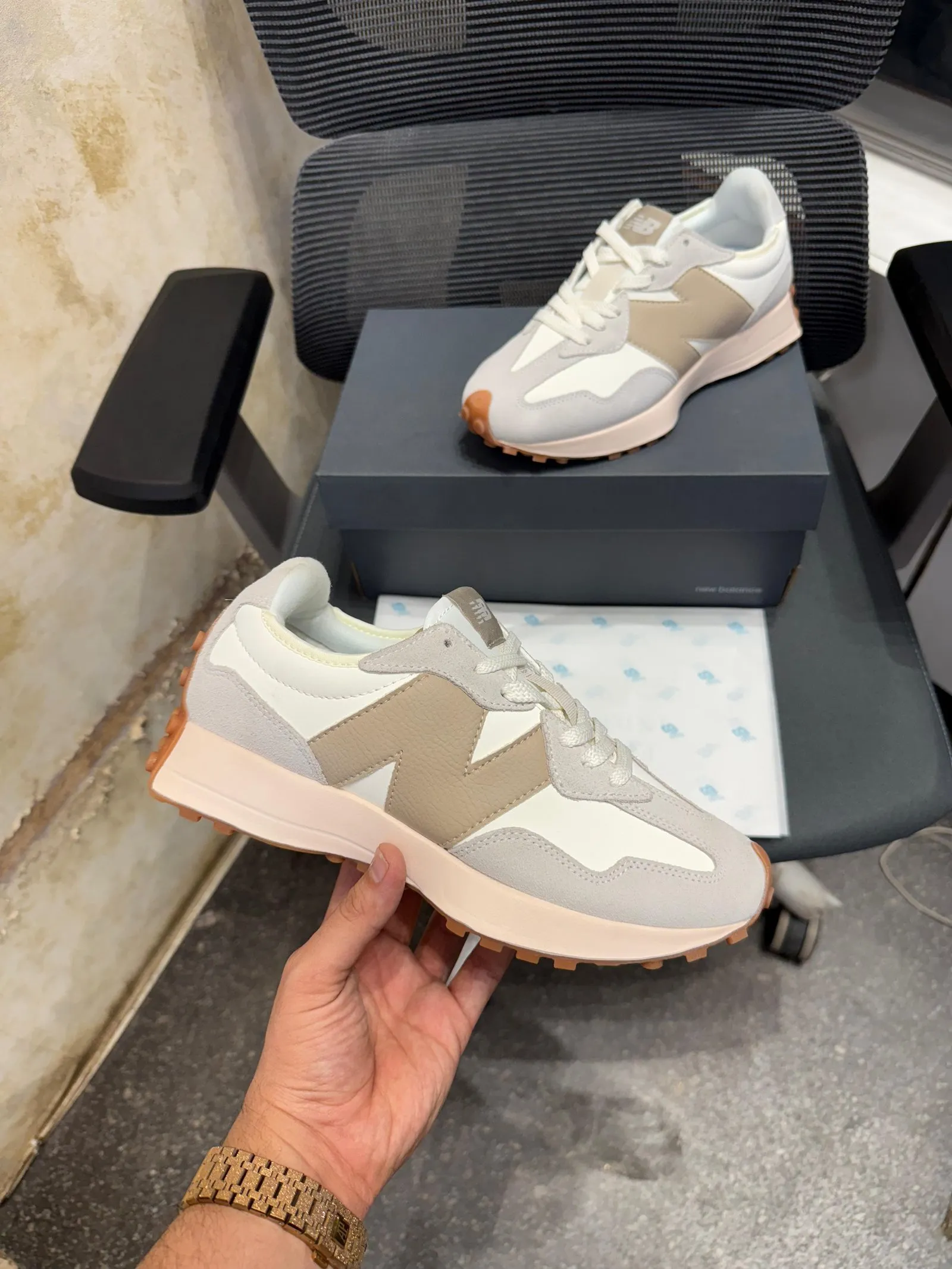 New Balance 327 Moonbeam Driftwood Shoes (Classic)
