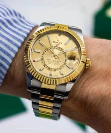 Rolex Oyster Perpetual Sky Dweller (Royal) - Watch