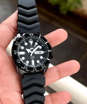Seiko 5 Sports Watch (Classic Style)