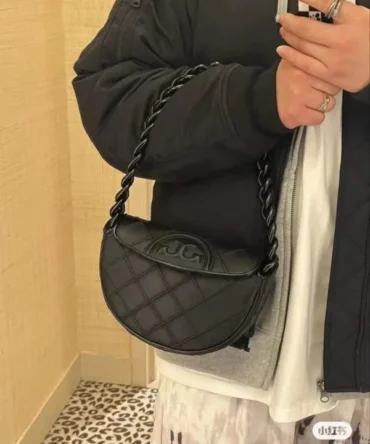 Tory Burch Fleming Premium Bag With OG Box & Dust Bag (All Black 609)