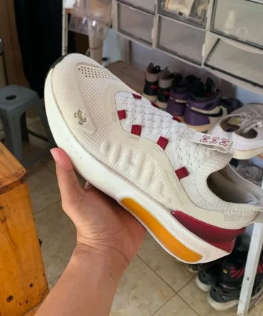 Under Armour HOVR Phantom 4 Beige Shoes