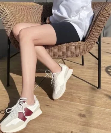 WMN New Balance 327 Moonbeam Burgundy Shoes for Her